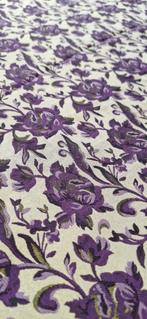 Stof, beige met paarse rozen 7 meter, Hobby en Vrije tijd, Stoffen en Lappen, Overige materialen, 120 cm of meer, Beige, Ophalen of Verzenden