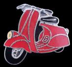 Vespa pin- rood emaille (2), Verzenden, Nieuw, Transport, Speldje of Pin