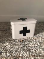Medicijndoos/kist beige, Verzamelen, Spaarpotten, Ophalen of Verzenden, Zo goed als nieuw, Metaal of Blik, Overige thema's