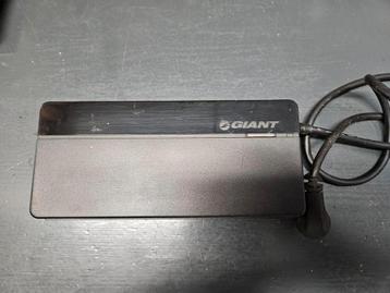 Giant GL1270A 36V 6A Smartlader + Adapter beschikbaar voor biedingen