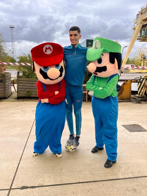 Super Mario mascotte met de allerleukste acteur !, Hobby en Vrije tijd, Feestartikelen | Verhuur, Zo goed als nieuw, Verjaardag