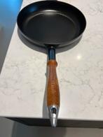 Staub koekenpan 28 cm, mat zwart, in absolute nieuwstaat, Huis en Inrichting, Gietijzer, Ophalen of Verzenden, Zo goed als nieuw