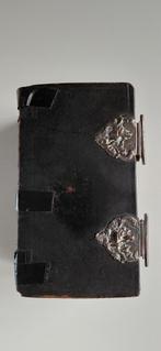 Oude bijbel van 160 jaar oud, Antiek en Kunst, Antiek | Boeken en Bijbels, Ophalen of Verzenden