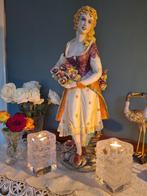 vintage porcelein barok beeld bloemenmeisje  D.POLOUIATO, Antiek en Kunst, Ophalen