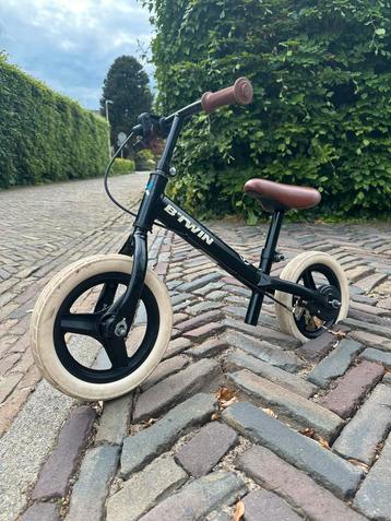 Btwin loopfiets met rem! Verstelbare hoogte, masieve banden beschikbaar voor biedingen