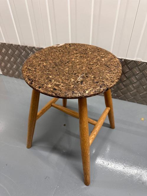 Kurken design krukje, Huis en Inrichting, Krukjes, Zo goed als nieuw, Hout, Ophalen