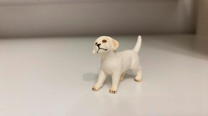 Schleich Labrador pup ~ 42480 (10), Verzamelen, Dierenverzamelingen, Zo goed als nieuw, Beeldje of Figuurtje, Paard, Ophalen of Verzenden