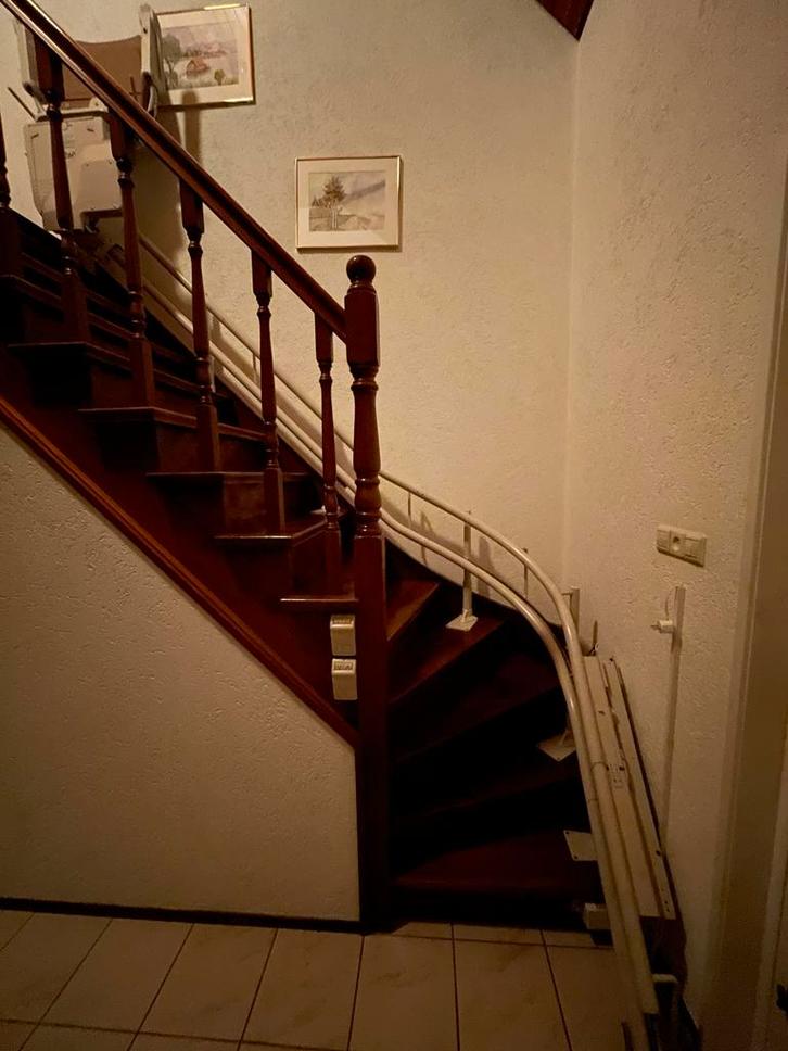 Stannah traplift met 90 graden bocht (ophalen in Vogelwaarde, Diversen, Trapliften, Zo goed als nieuw, Met bocht, Ophalen