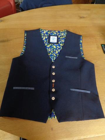 A FISH CALLED FRED set:  gilet + bermuda: mt 50 beschikbaar voor biedingen