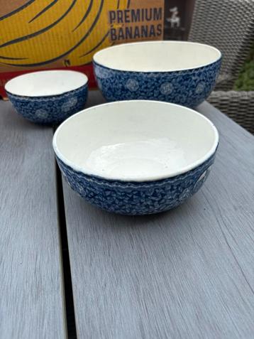 3 antieke blauwe schalen beschikbaar voor biedingen