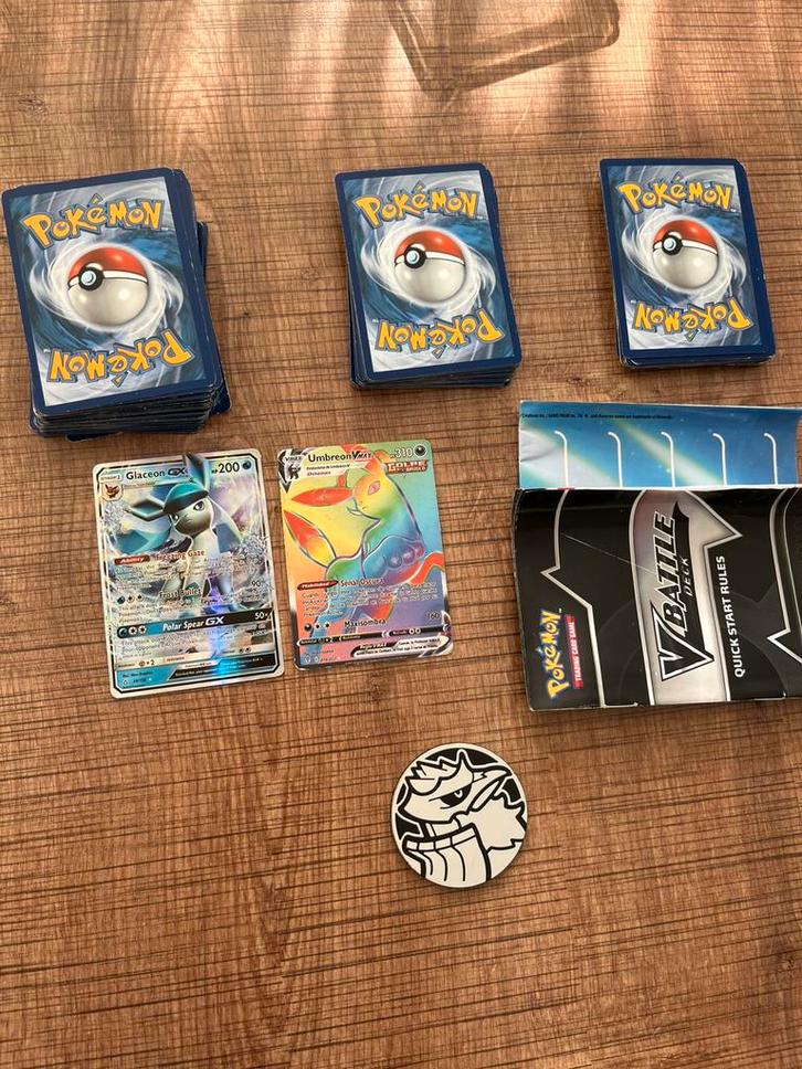 Pokémon kaarten bundel van 127 kaarten MOET WEG, Hobby en Vrije tijd, Verzamelkaartspellen | Pokémon, Zo goed als nieuw, Meerdere kaarten