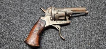Revolver beschikbaar voor biedingen