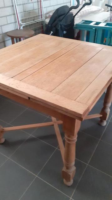 Uitschuifbare eettafel  beschikbaar voor biedingen
