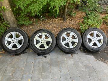 ZGAN 4 x Winterbanden Goodyear Ultra grip performance + SUV beschikbaar voor biedingen