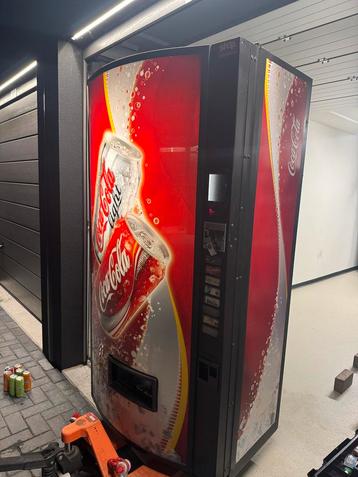 Frisdrankautomaat grote inhoud beschikbaar voor biedingen