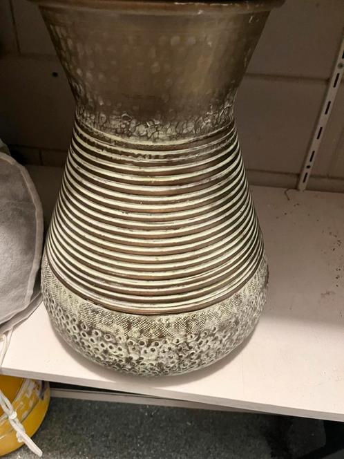 Vaas (brons/lichtgroen), Huis en Inrichting, Woonaccessoires | Vazen, Zo goed als nieuw, Overige kleuren, Minder dan 50 cm, Overige materialen