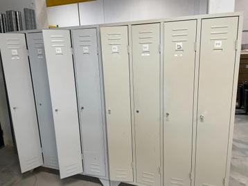 kasten  beschikbaar voor biedingen