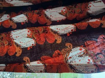 Vintage gordijnen beschikbaar voor biedingen