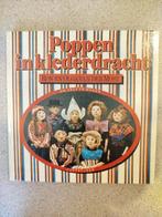 Boek Poppen in klederdracht zelf maken Nederlands, Gelezen, Diverse, Ophalen of Verzenden, Poppen maken