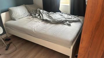 Ikea bed wit 200x140cm incl matras