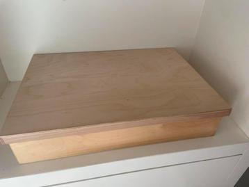 Houten speelbak beschikbaar voor biedingen