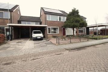 Ruime eengezinswoning aan het water beschikbaar voor biedingen