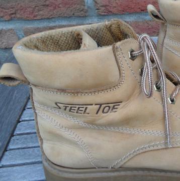 werkschoenen met stalen neus + dikke zool beschikbaar voor biedingen