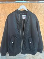 Tommy Hilfiger bomberjack, Kleding | Dames, Jassen | Winter, Maat 38/40 (M), Verzenden, Zwart, Zo goed als nieuw