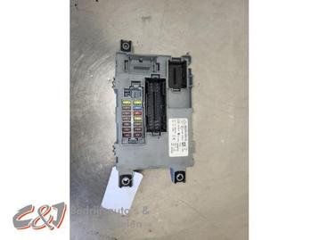 Zekeringkast van een Opel Combo beschikbaar voor biedingen