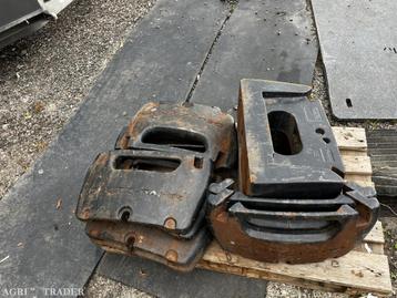 Deutz Fahr frontgewichten en zwaar moederblok beschikbaar voor biedingen