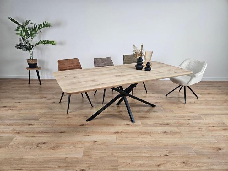 Eiken tafel met afgeronde hoeken, Huis en Inrichting, Tafels | Eettafels, Nieuw, Eikenhout