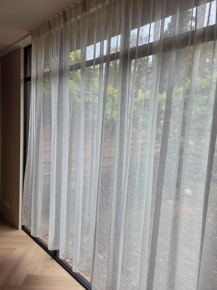 gordijnen vitrage in between 2 delen van 250 breed 244 hoog, Huis en Inrichting, Stoffering | Gordijnen en Lamellen, Gebruikt