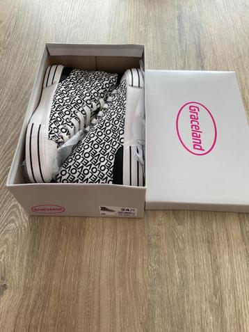 nieuwe Graceland sneakers Love opschrift mt.38 zwart/wit beschikbaar voor biedingen