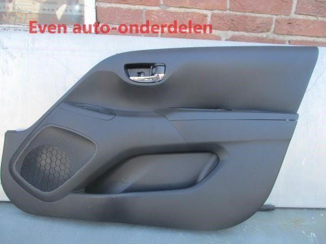 rechts voor portierbekleding 4 deurs aygo, Auto-onderdelen, Interieur en Bekleding, Toyota, Gebruikt, Ophalen of Verzenden