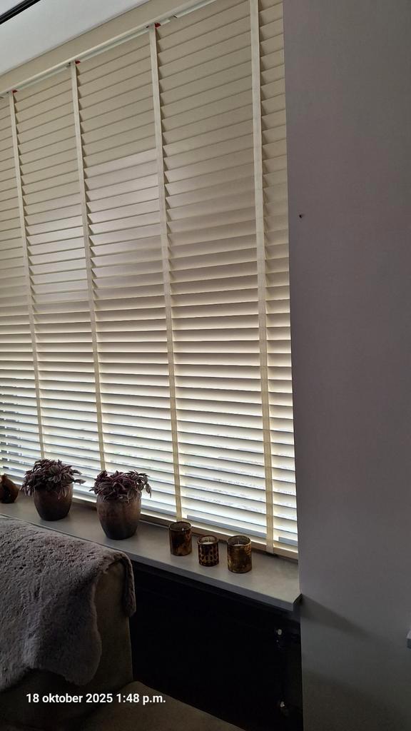 Nieuwe luxaflex creme, Huis en Inrichting, Stoffering | Gordijnen en Lamellen, Nieuw, Crème, Ophalen