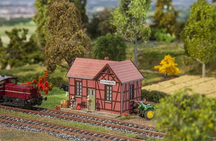 110200 Halte Schönberg Faller, Hobby en Vrije tijd, Modeltreinen | H0, Nieuw, Brug, Tunnel of Gebouw, Wisselstroom, Overige merken