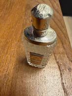 Antiek parfumflesje en antiek naaldenkokertje, Antiek en Kunst, Ophalen of Verzenden