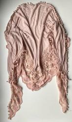 Mooie roze driehoeksjaal met kant, Ophalen of Verzenden, Zo goed als nieuw, Maat 46/48 (XL) of groter, Sjaal