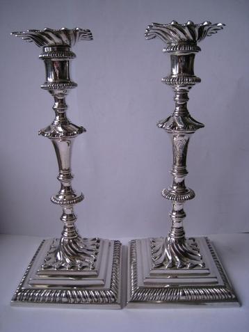 ZILVER - ZILVEREN 2X 18e EEUWSE KANDELAARS GEORGE III  1765 beschikbaar voor biedingen
