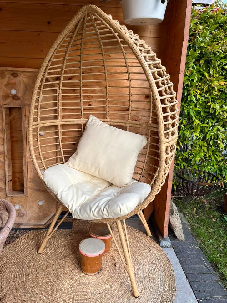 Ei-stoel van Xenos, nieuwstaat om lekker in te cocoonen, Huis en Inrichting, Stoelen, Zo goed als nieuw, Eén, Ophalen