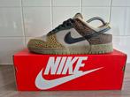 Nike Dunk Low ' Safari Golden Moss ' maat 43 (2022), Bruin, Nike, Ophalen of Verzenden, Sneakers of Gympen