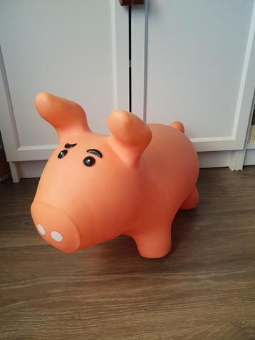 Skippy varken skippybal beschikbaar voor biedingen