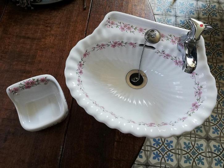 Roze gebloemd fonteintje incl. kraan en zeepbakje, Huis en Inrichting, Badkamer | Badtextiel en Accessoires, Zo goed als nieuw