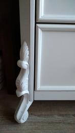 Prachtige commode in antiek look en mooie details, Kinderen en Baby's, Kinderkamer | Commodes en Kasten, Ophalen, 50 tot 70 cm