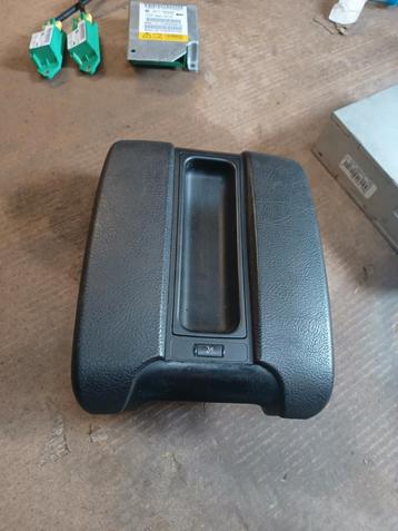 Armsteun met vakje BMW e39 , dashboard, ventilatie  beschikbaar voor biedingen