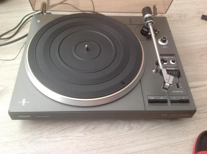 Platenspelers Philips AF 777, Audio, Tv en Foto, Platenspelers, Gebruikt, Platenspeler, Philips, Automatisch, Ophalen of Verzenden