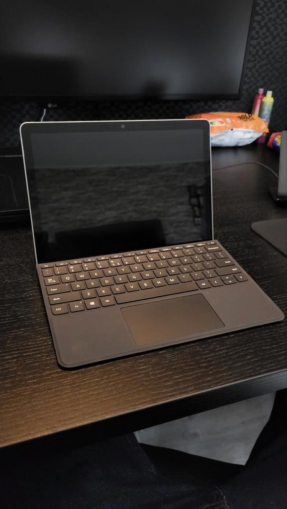 Microsoft Surface Go 3 met Typecover, Lader, en Nieuwe Hoes!, Computers en Software, Windows Laptops, Zo goed als nieuw, 10 inch of minder