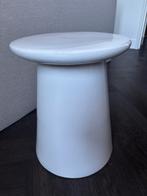 vtwonen Button bijzettafel keramiek wit 45x35ø cm, Huis en Inrichting, Tafels | Bijzettafels, 45 tot 60 cm, Minder dan 55 cm, Rond