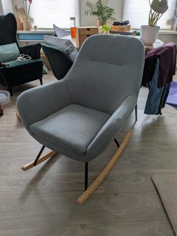 Blauw/grijze schommelstoel - bijna nieuw! beschikbaar voor biedingen