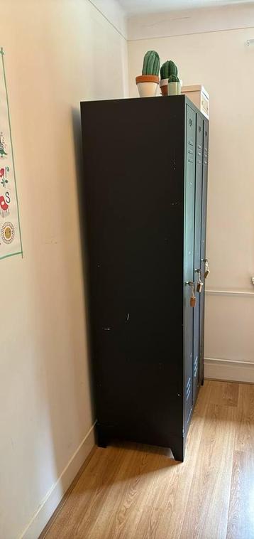 Metalen vintage lockerkast/ kledingkast